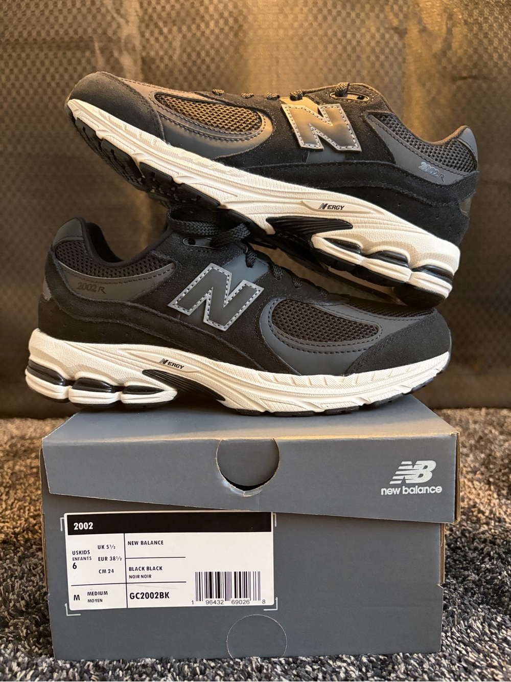New Balance 2002R Black Grey Sneakers Size 6Y Streetwear